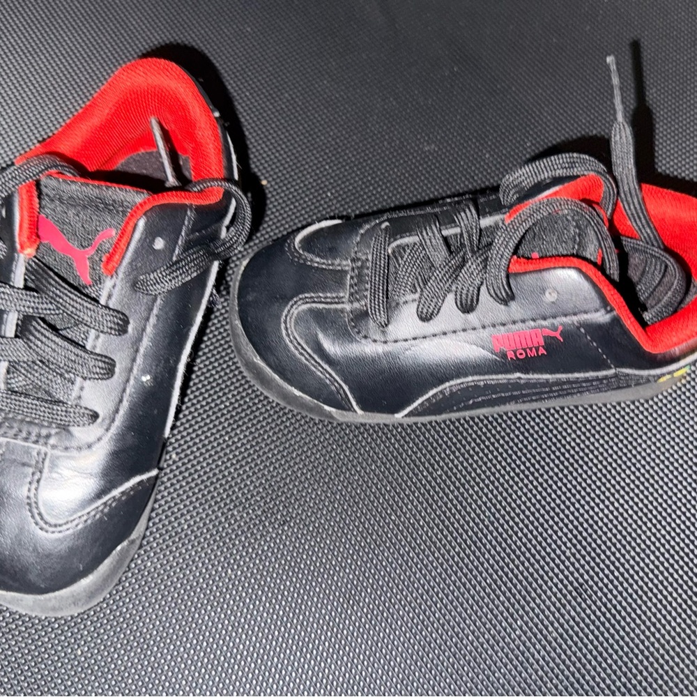 Puma Kids Black Sneakers with Red Lining and Accent - Picture 2 of 7